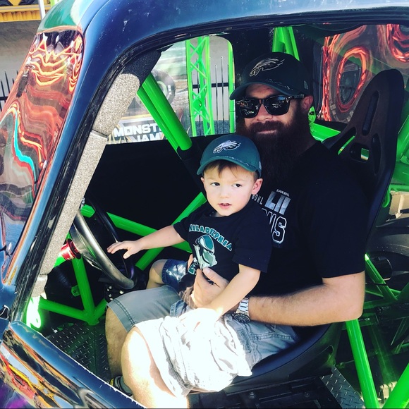 Meet your Posh Ambassador, LeslieRenee - Picture 4 of 8